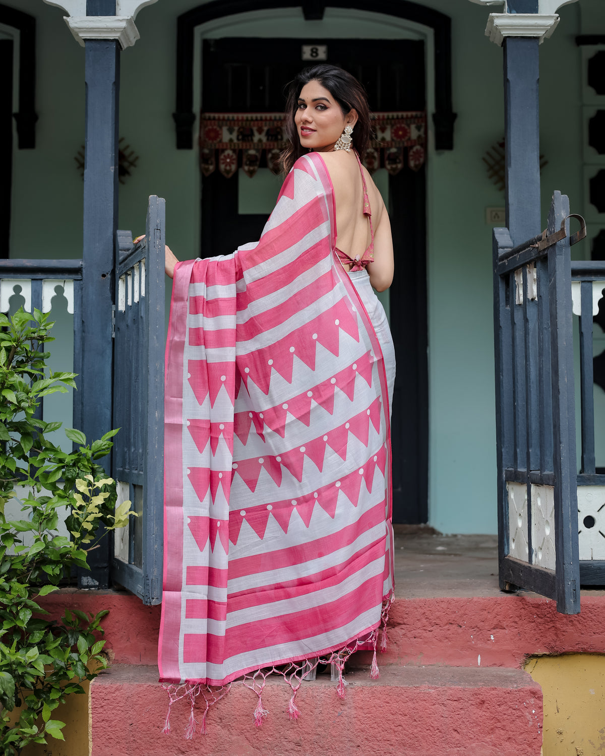 White & Pink Geometric Handloom Saree