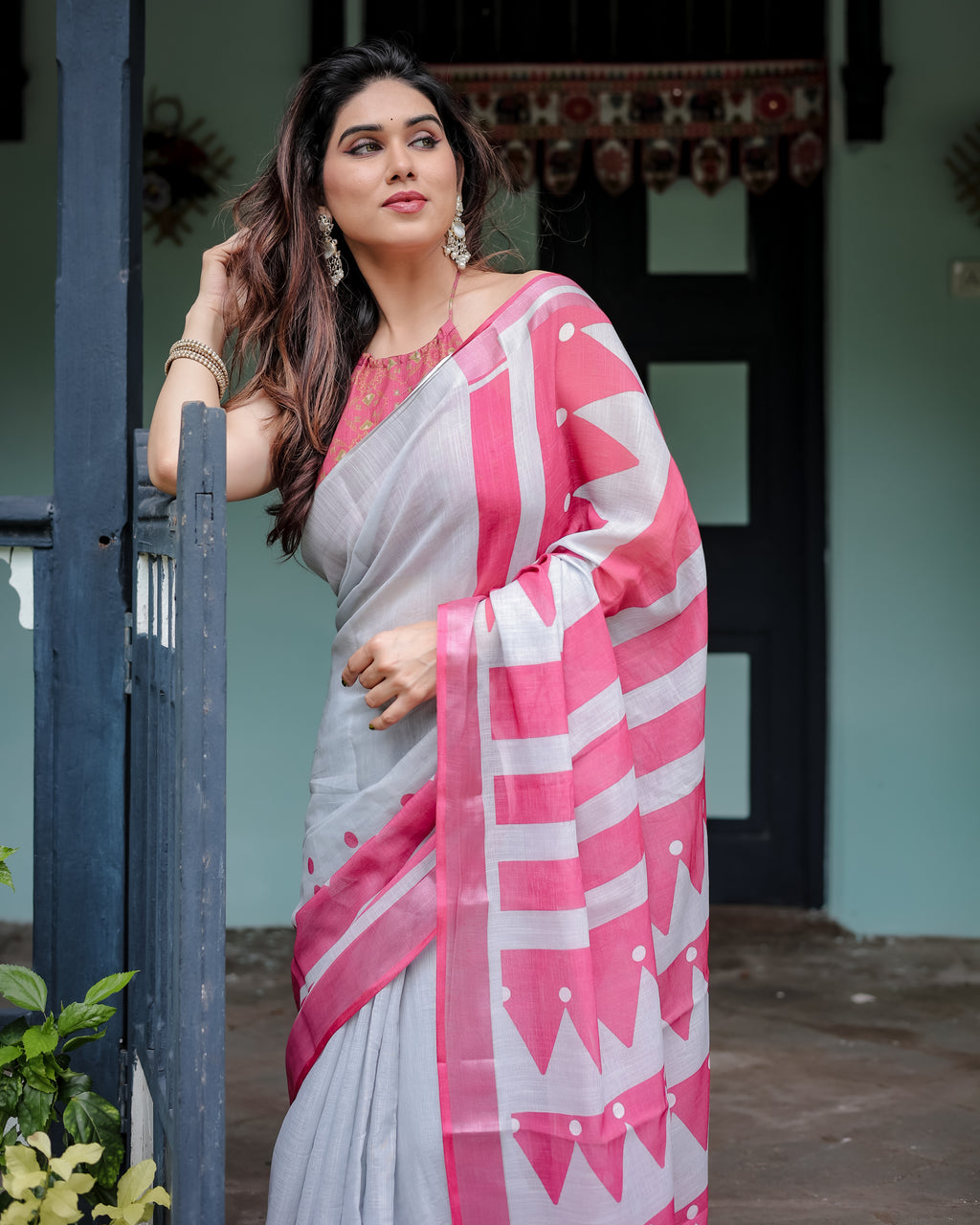White & Pink Geometric Handloom Saree