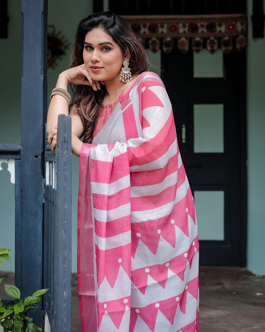 White & Pink Geometric Handloom Saree