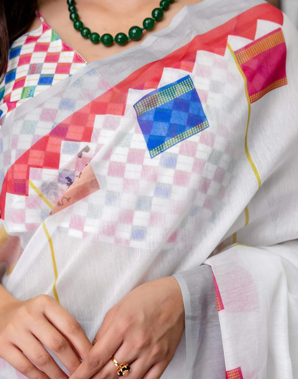 White Multicolour Digital Print Linen Saree with Unstitched Blouse Piece